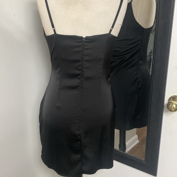 URBAN OUTFITTERS MALORY COWL NECK SLIP DRES 90sINSPIRED DESIGN ADJUSTABLE STRAPS - Picture 14 of 17